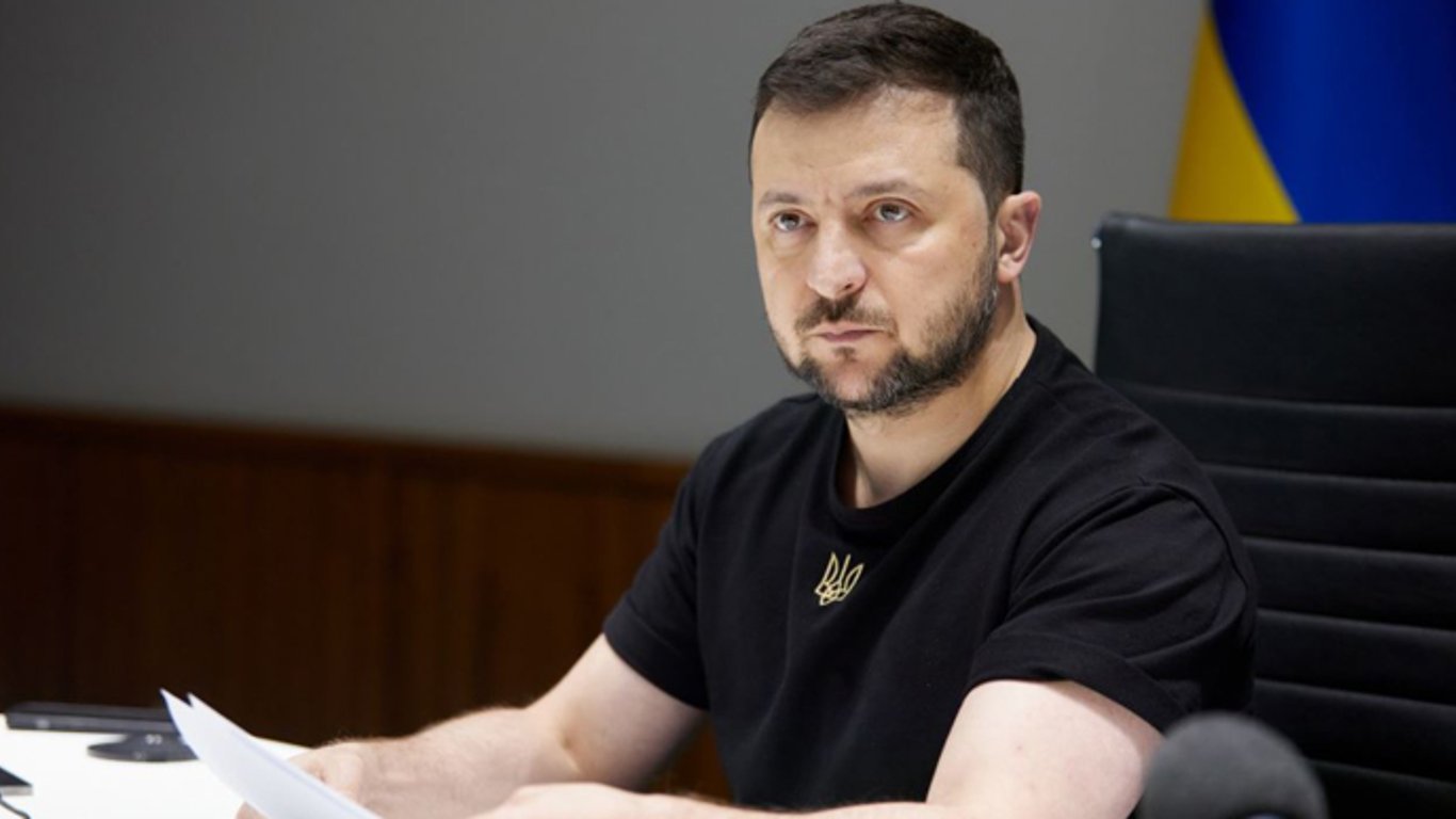 Зеленський підписав указ про санкції проти путіна та його посіпак