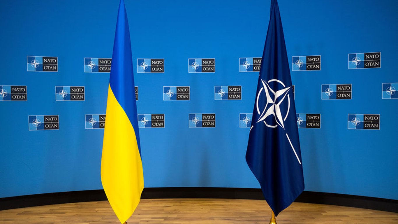 Зеленского пригласили на саммит НАТО в Мадриде