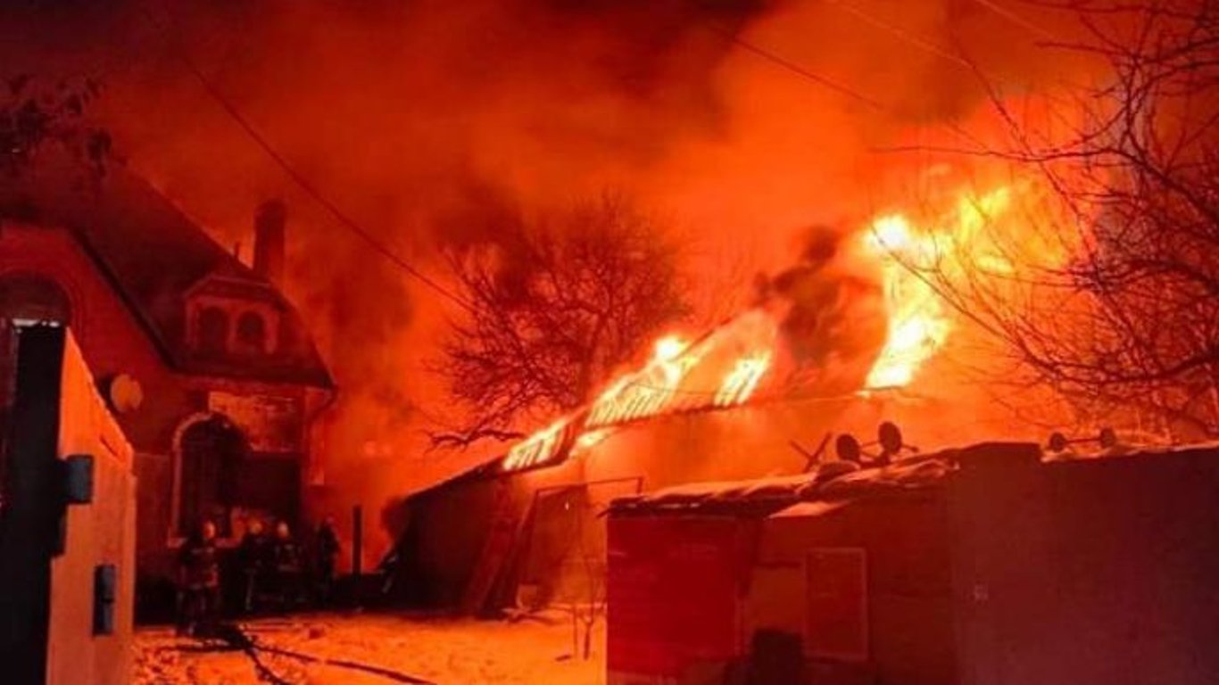Оккупанты обстреляли Харьковщину: под завалами дома погибли четыре человека
