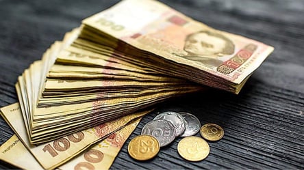 Пенсии в Украине: кто получает более 96 тысяч, а кто — 800 гривен - 285x160