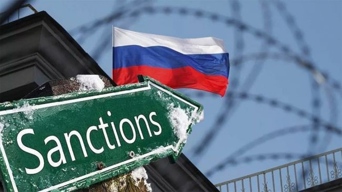 Три крупных российских банка отключают от межбанковской системы SWIFT