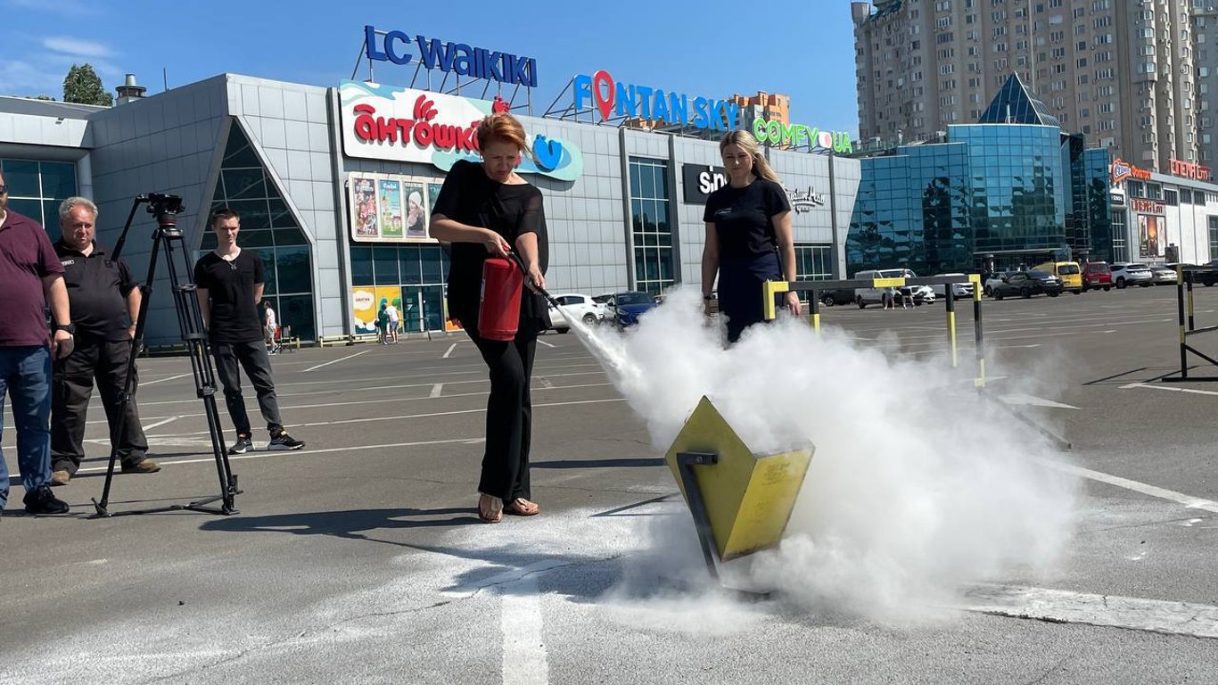 В Одесі надзвичайники перевірили, як в торгівельних центрах вміють тушити пожежу
