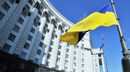 Кабмін хоче розпустити депутатів місцевих рад від заборонених партій - 285x160