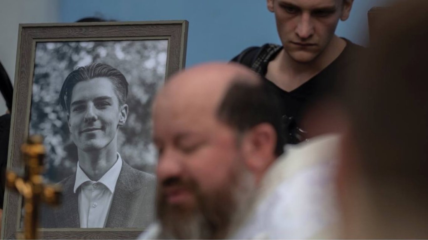 Роман Ратушный - в Киеве попрощались с известным активистом и Героем Украины