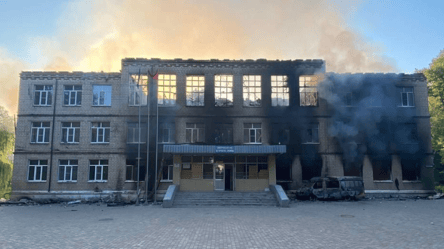 Оккупанты разрушили обстрелами третью школу в Авдеевке - 285x160