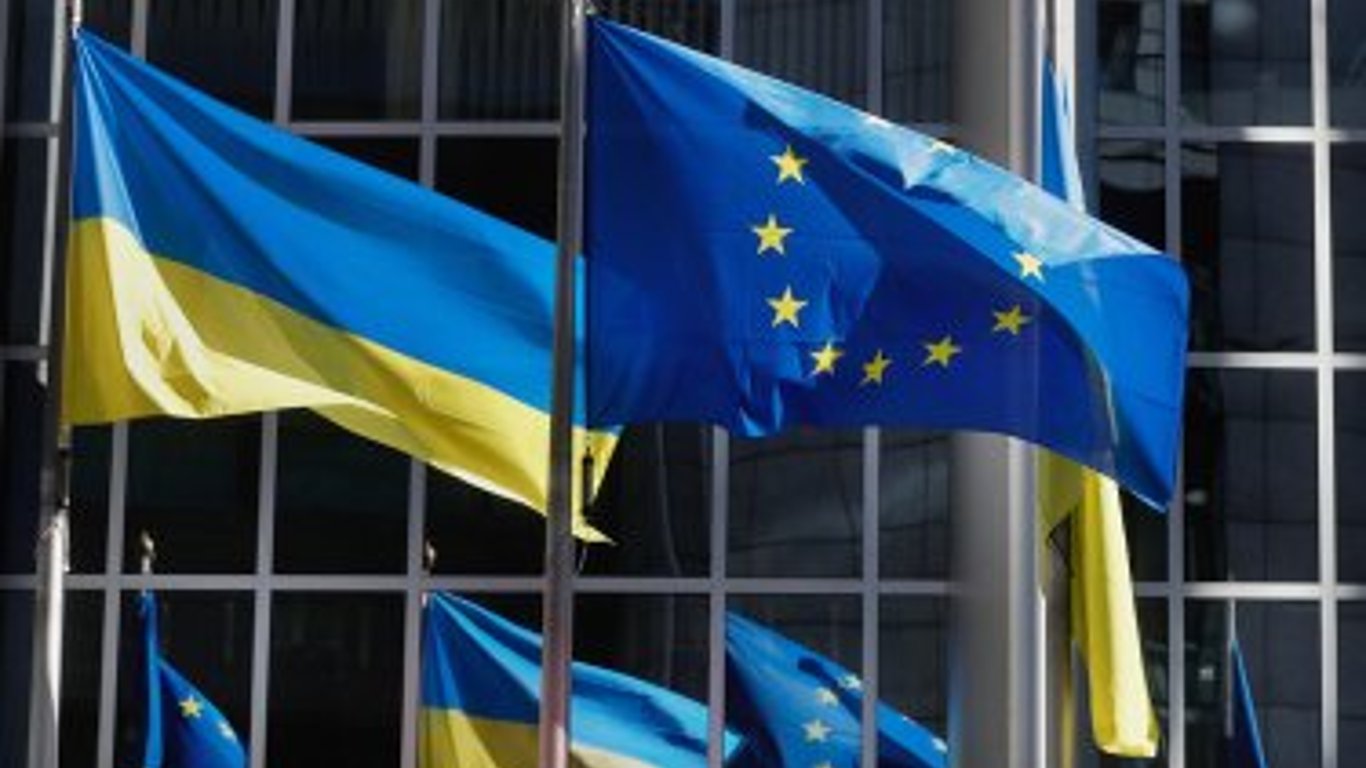 Украина получит статус кандидата в члены ЕС уже на этой неделе - Bloomberg