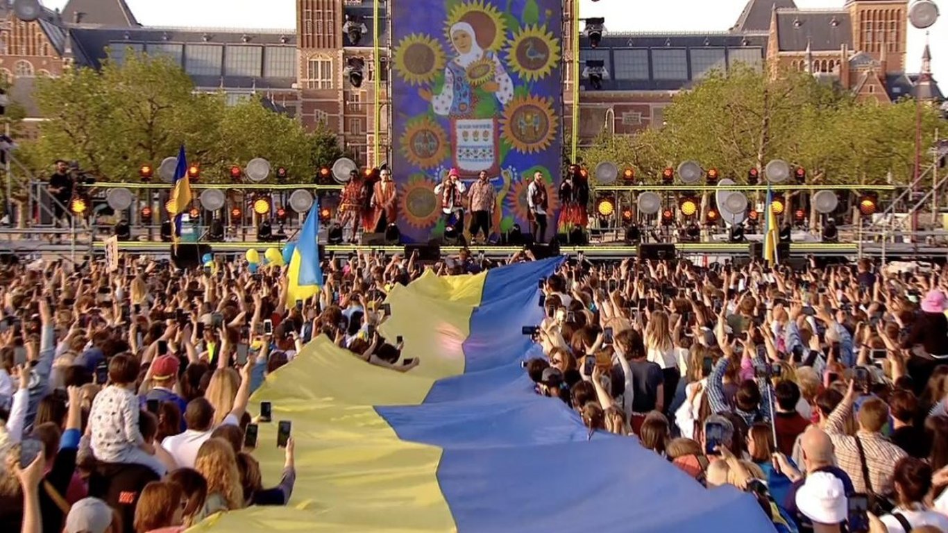 В Амстердаме прошел благотворительный телемарафон Embrace Ukraine