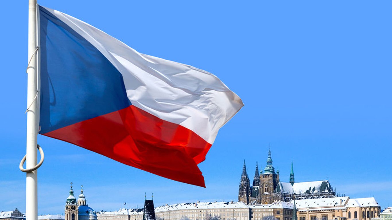 Чехія не видаватиме візи росіянам та білорусам до кінця березня 2023 року