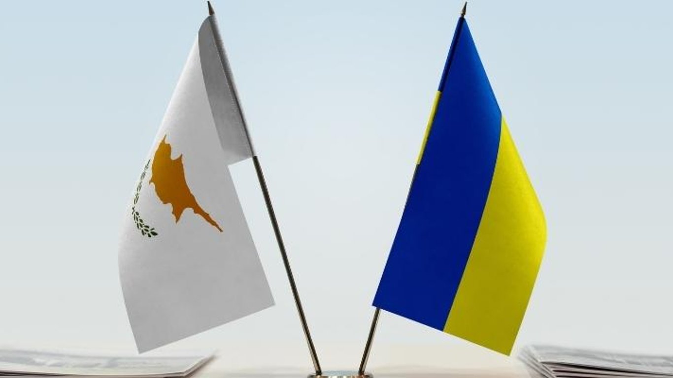 Зеленский обсудил восстановление Украины с президентом Кипра