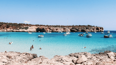 Заборона на фото — в Іспанії посилили обмеження для туристів - 285x160