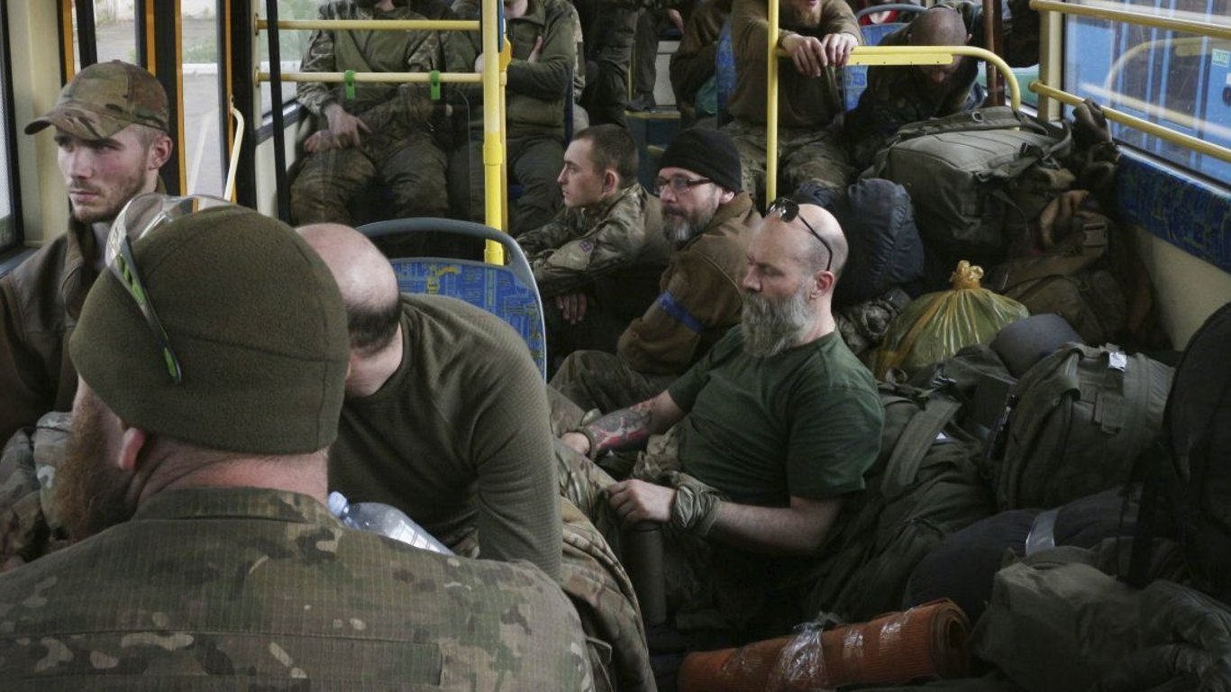 Из российского плена освободили 144 защитника, среди них 95 обороняли Азовсталь