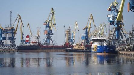 В Мариуполе оккупанты захватили два иностранных корабля, назвав их собственностью "ДНР" - 285x160