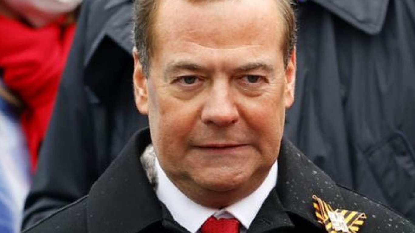 Медведев говорит, что создание трибунала против рф угрожает существованию человечества