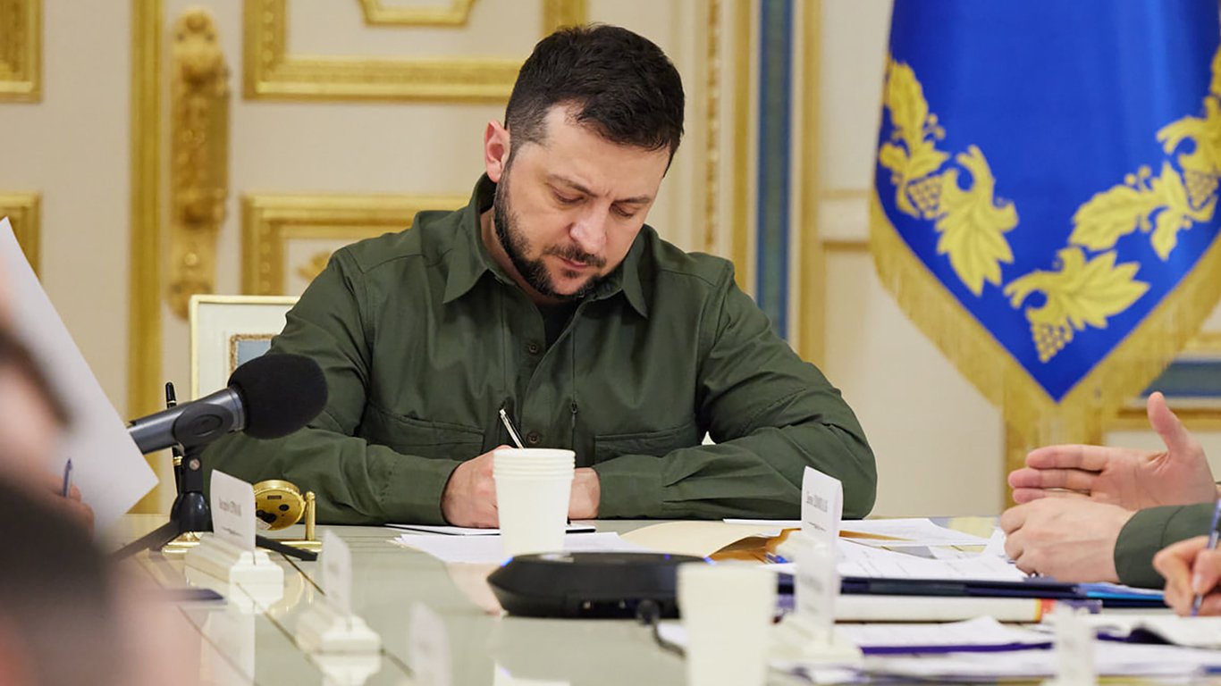 Зеленський підписав новий закон - відтепер заборонене поширення кремлівської пропаганди