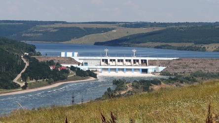 На Буковине в Днестровском водохранилище обнаружили вражескую ракету. Видео - 285x160