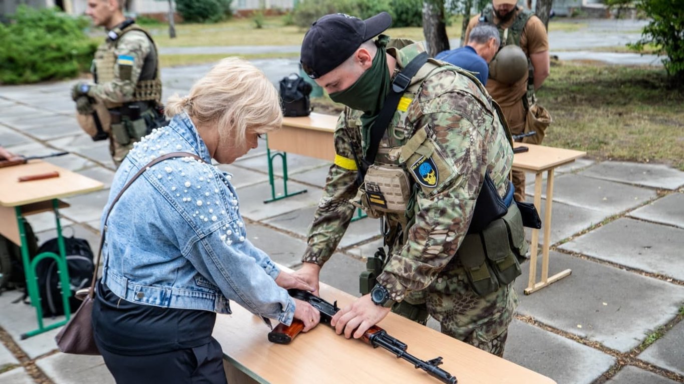 У Києві розпочали військові навчання для комунальників та працівників райдержадміністрацій