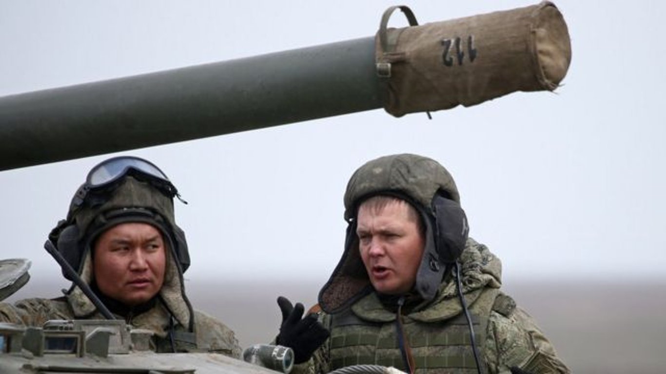 Російських солдатів обманом затягнули через фіктивні контракти на війну
