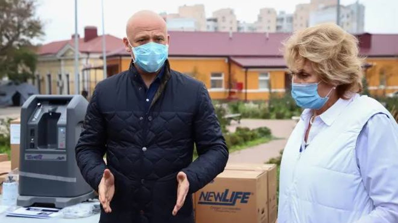 Главный врач одесской инфекционной больницы предстанет перед судом из-за наводнительных закупок