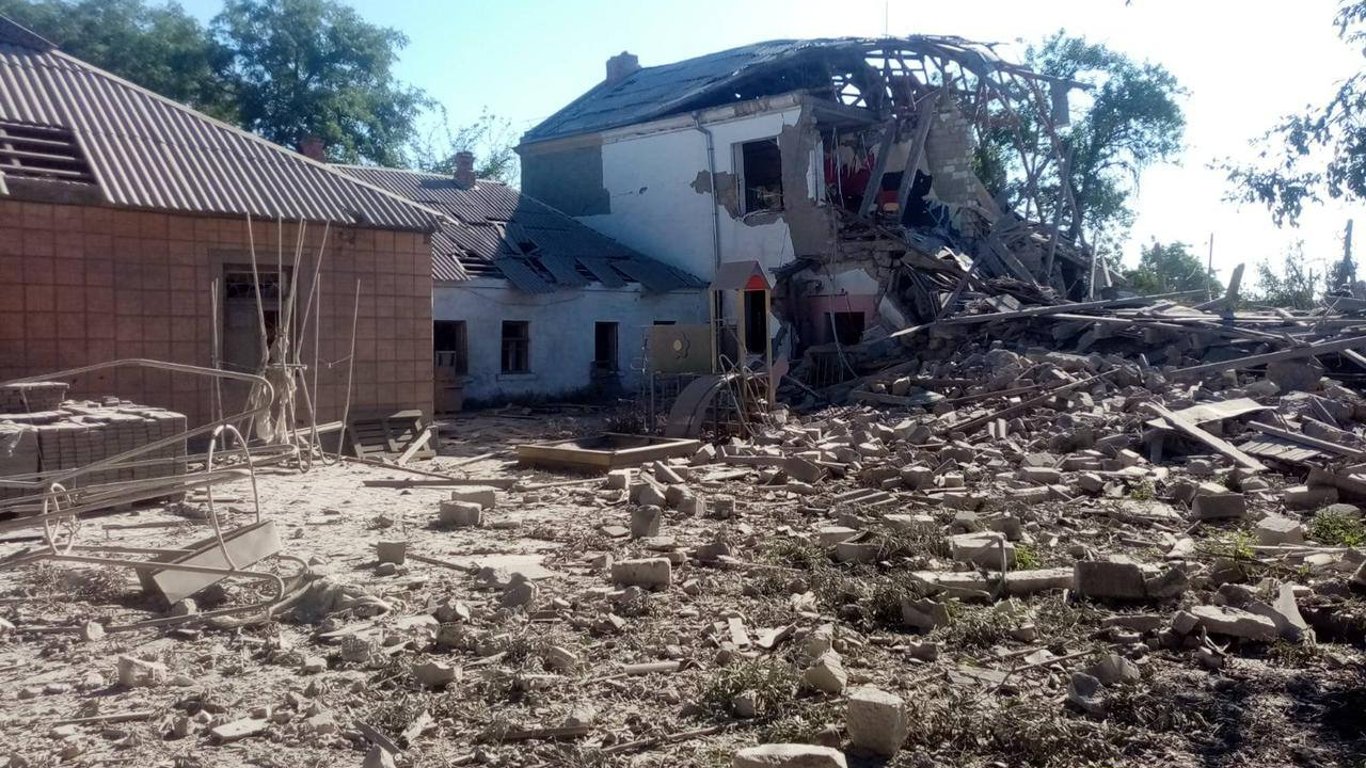 Вранці армія рф вдарила ракетами по Миколаєву: постраждали медичні заклади та житлові будинки