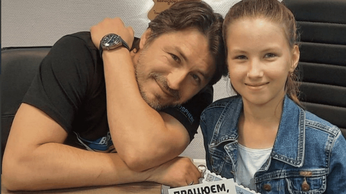 В Киеве 10-летняя девочка заработала на игре в шашках 20 тыс. грн для нужд ВСУ