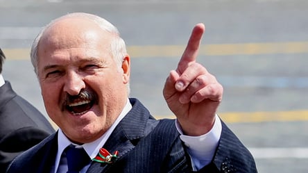 Лукашенко снова показал, откуда готовится "нападение на россию" - 285x160