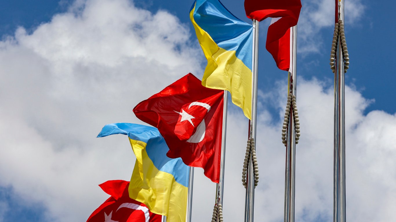 У Стамбулі зустрінуться делегації Туреччини, рф, України та ООН