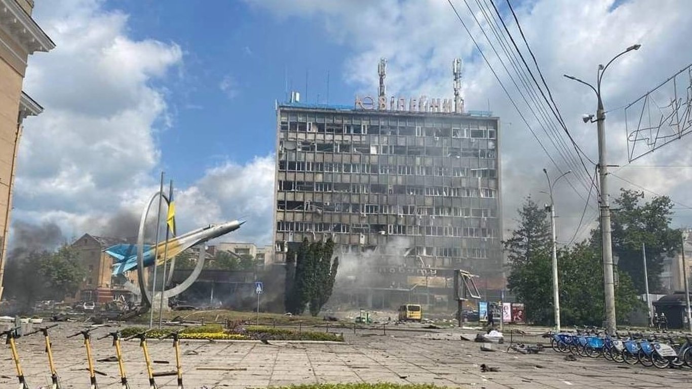 Вінниця - ДСНС показав наслідки обстрілу міста - фото - відео