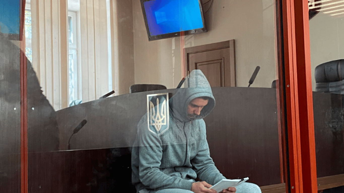 В Киеве суд избирает меру пресечения подозреваемому в убийстве подростка на станции фуникулера