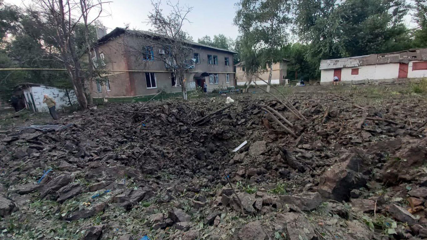 Окупанти вдарили по 15 населених пунктах Донеччини: є жертви