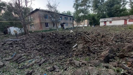Окупанти вдарили по 15 населених пунктах Донеччини: є жертви - 285x160