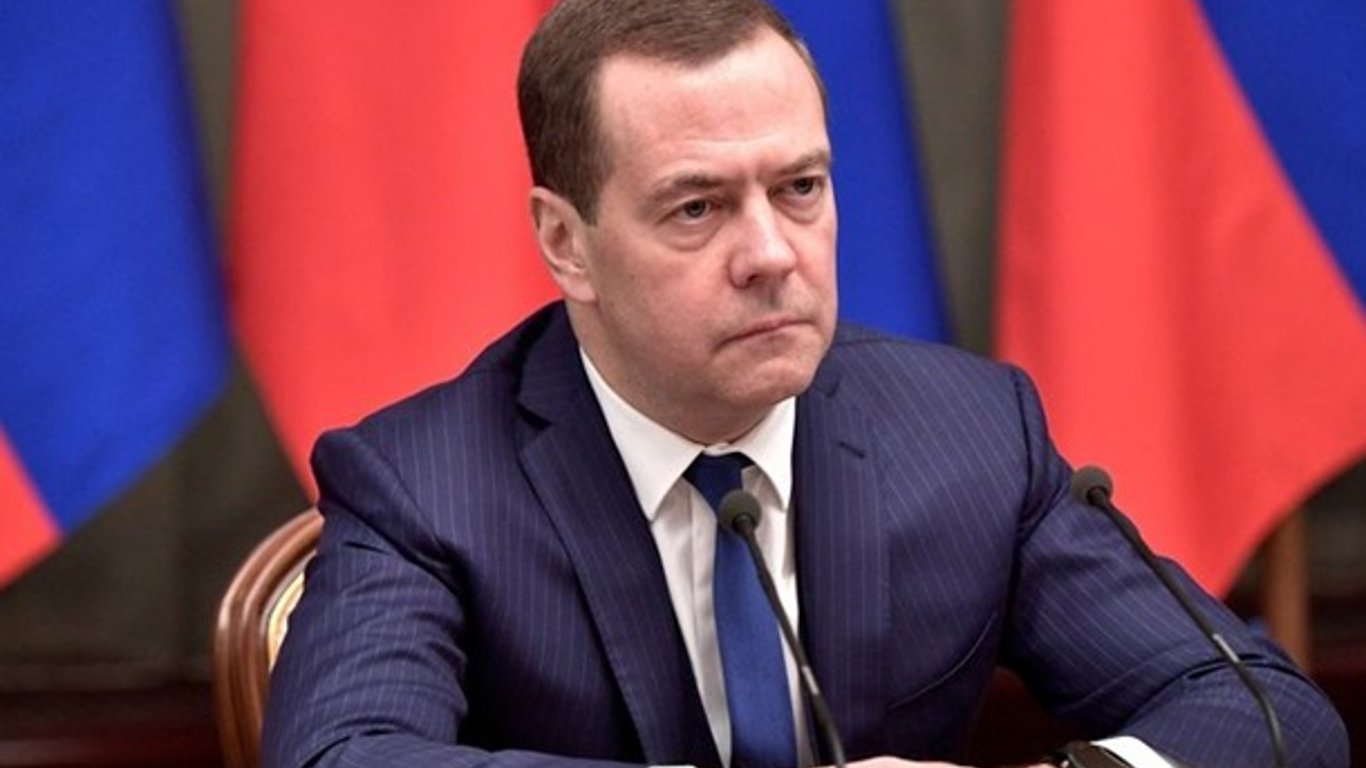 Медведев угрожает Украине "судным днем" за попытку деоккупировать Крым
