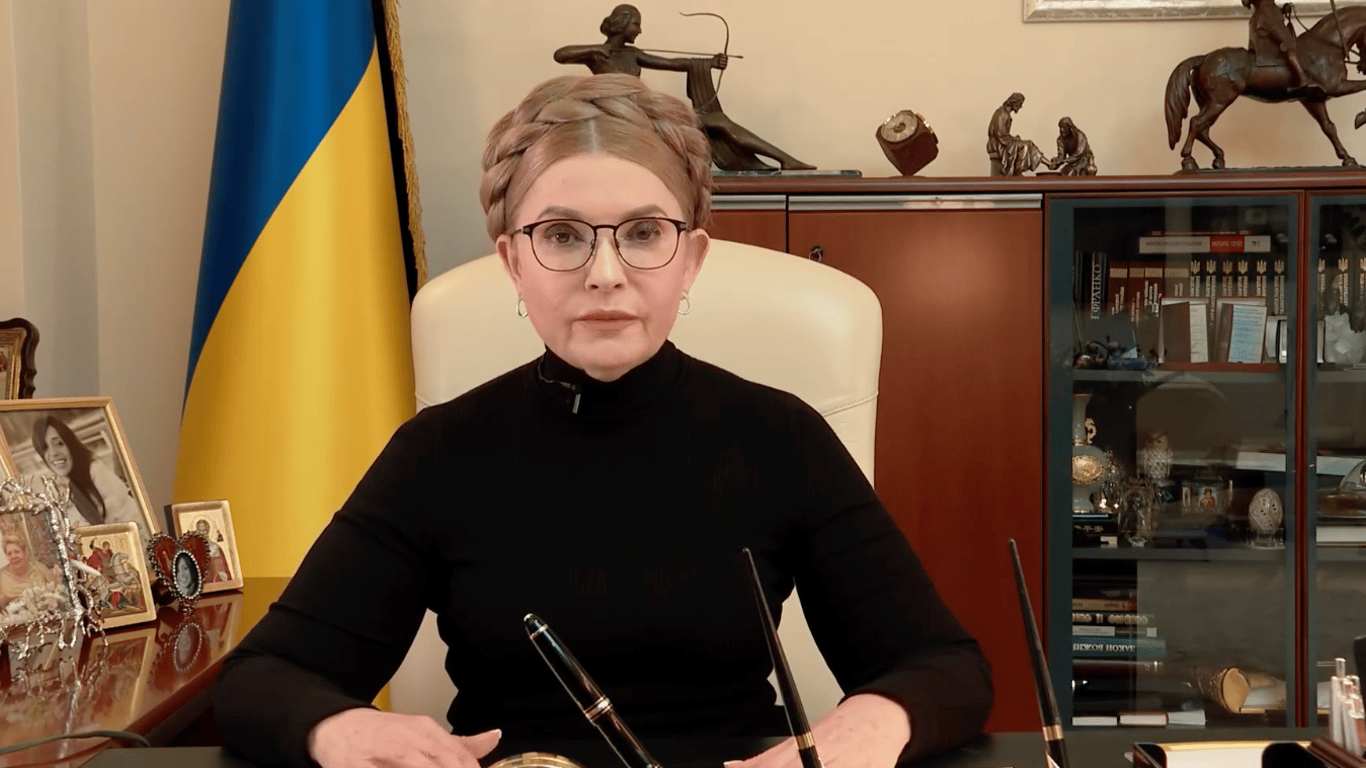 Тимошенко ответила, что стоило бы развивать в стране нардепам вместо мобилизации