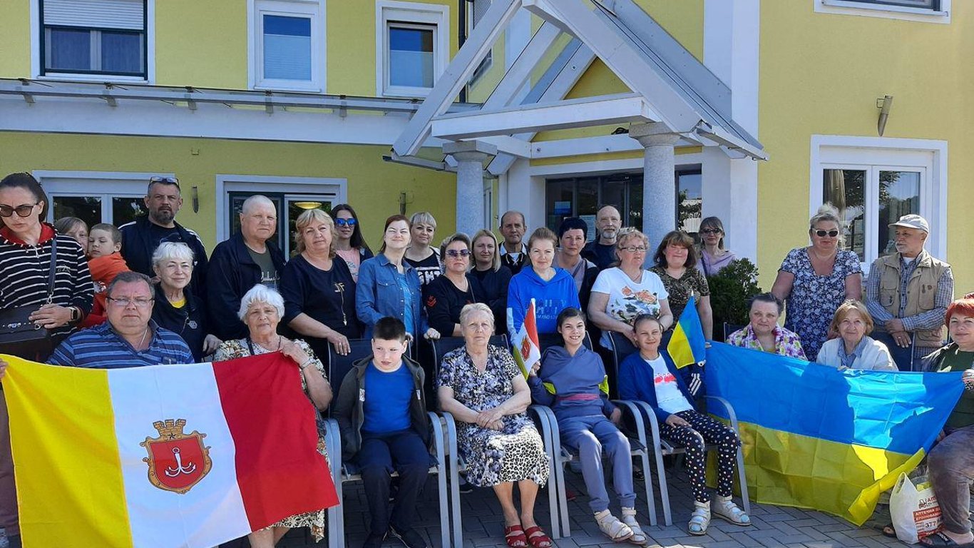 Одесские многодетные семьи и люди с инвалидностью эвакуируются в Германию