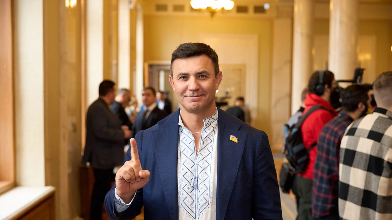 Тищенко отстранили - источник о скандалах нардепа и исключении из партии