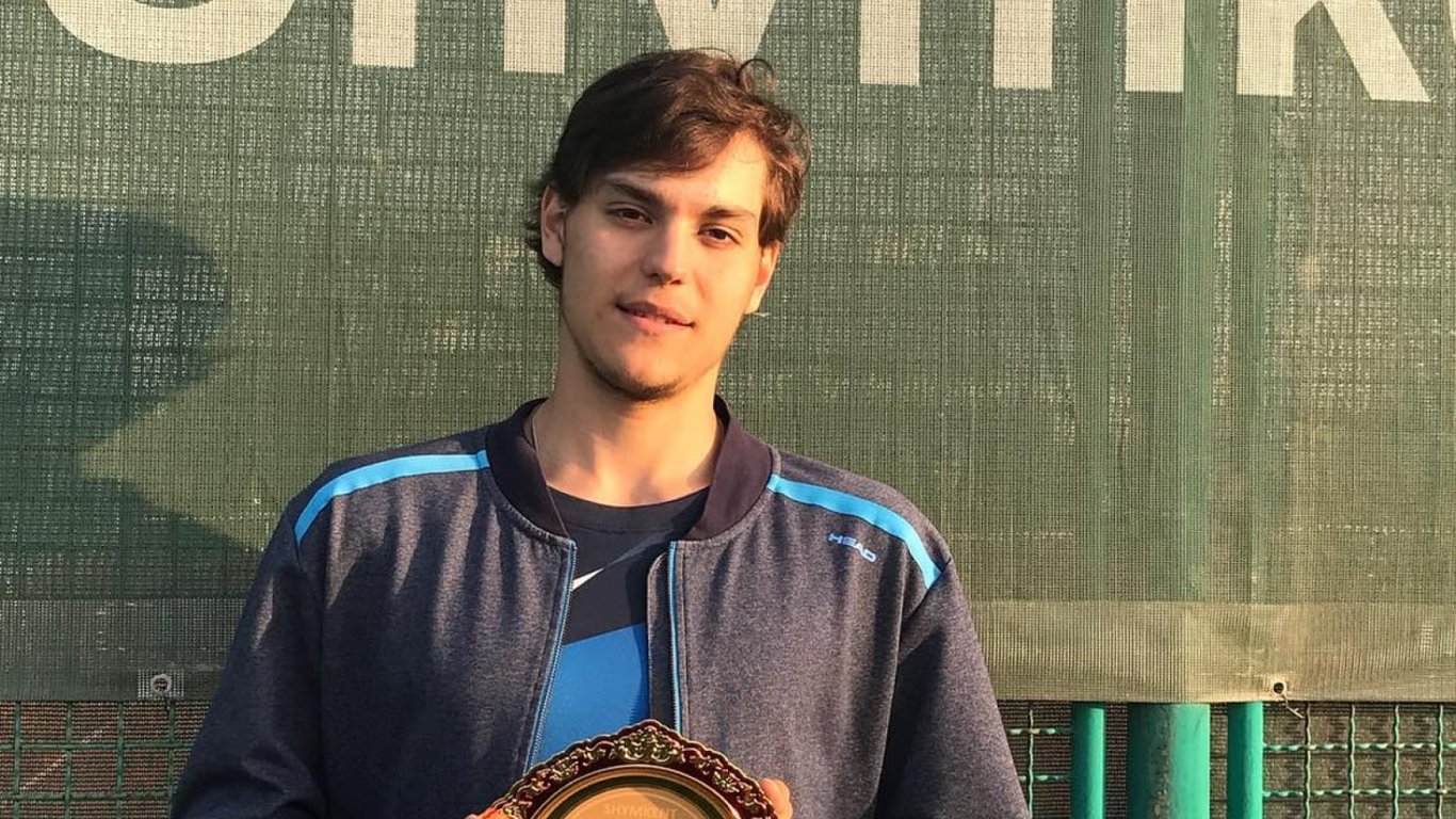 Российский теннисист Котов обругал родную мать во время матча
