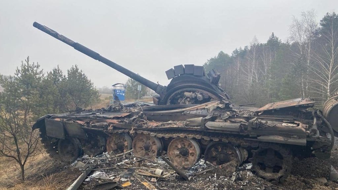Контрразведчики СБУ уничтожили танк с 15 россиянами - во время удара оккупанты смотрели кино, видео