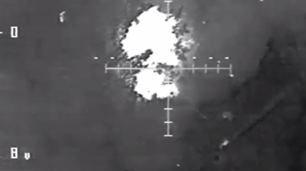Контрразведка СБУ уничтожила ударными дронами три замаскированных российских танка. Видео - 285x160