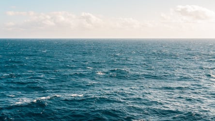 На дне Атлантического океана обнаружили загадочные дыры. Фото - 285x160