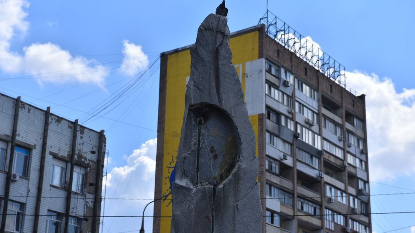 У Запоріжжі демонтували бюст Пушкіна, який стояв на площі більше 20 років