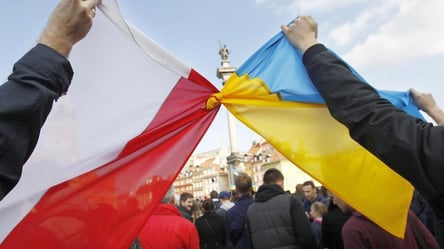 Українці у Польщі можуть отримати ще одну допомогу: що для цього потрібно - 285x160