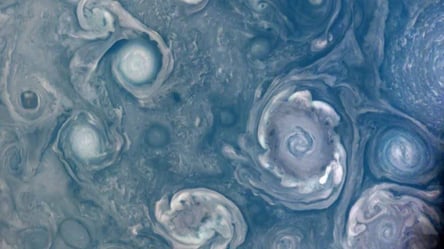 Дивовижне видовище: науковці показали, як виглядають бурі на Юпітері. Фото - 285x160