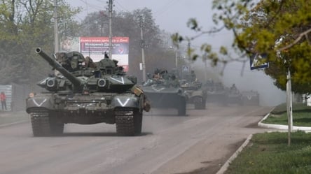 В Мариуполе зафиксировали движение российской техники в сторону Запорожья. Видео - 285x160