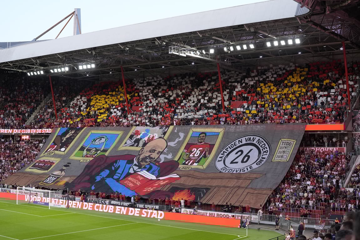 болельщики ПСВ