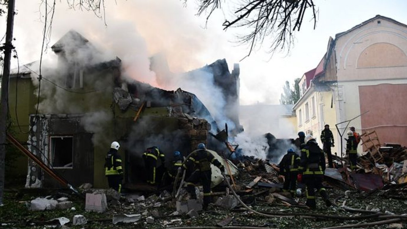 Ранкова атака на Миколаїв: мер показав наслідки. Відео