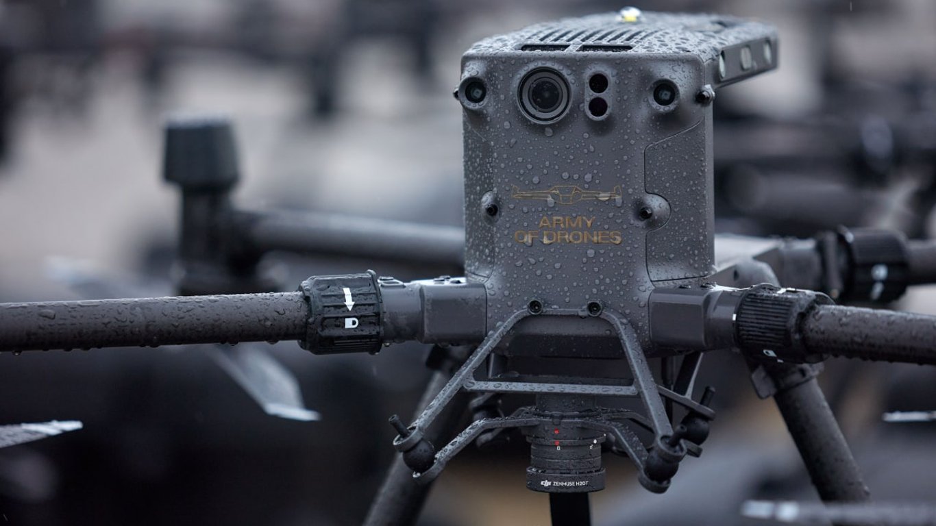 Українські військові отримають 20 дронів-розвідників Fly Eye: чим вони унікальні