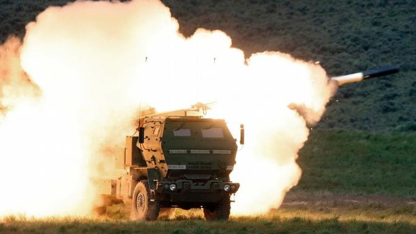 Работает HIMARS: военные показали, как ведут огонь по оккупантам. Видео
