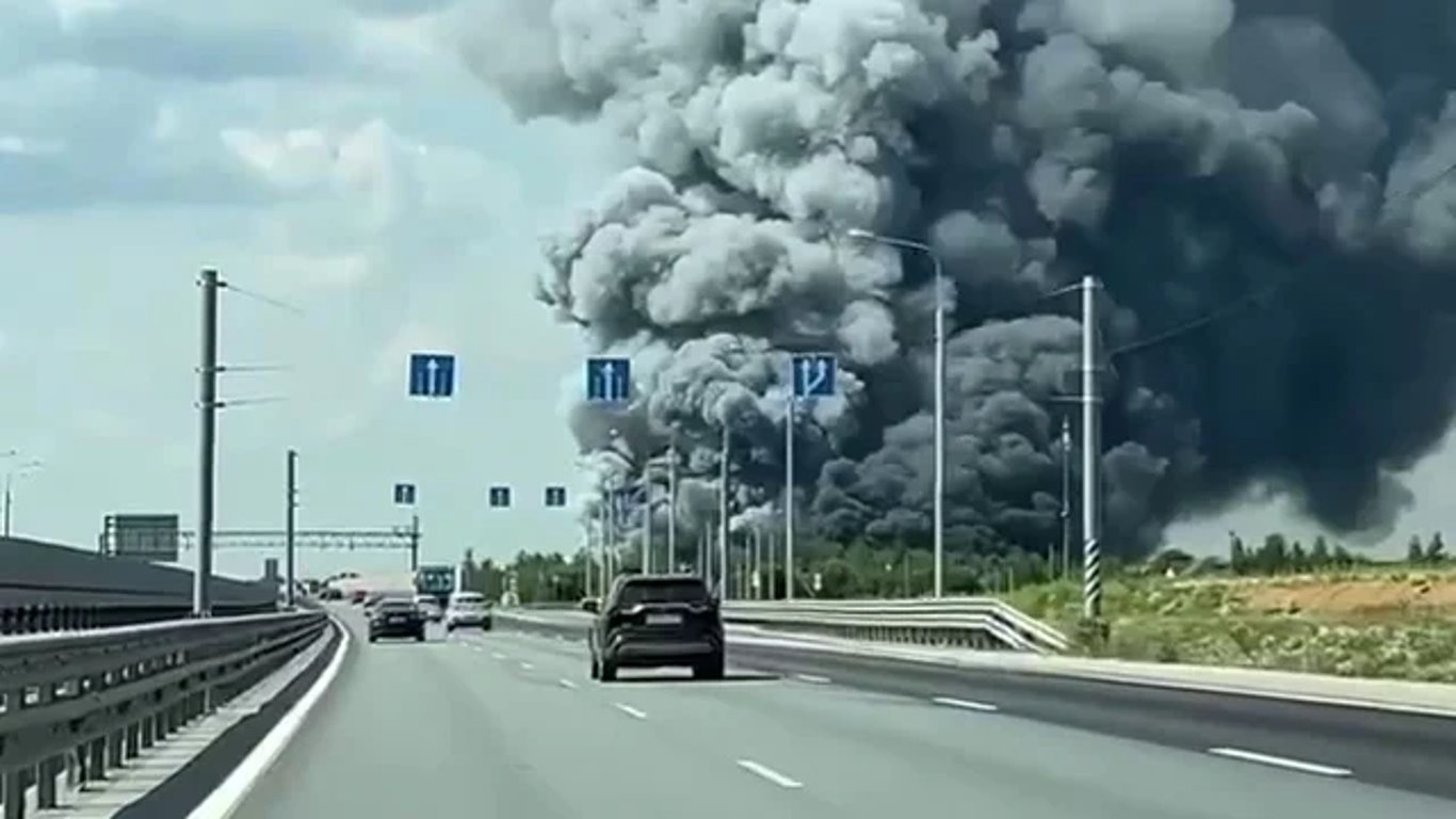 В россии горит склад интернет-магазина Ozon. Видео