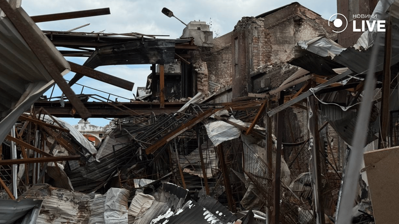 Зруйновані павільйони на Привозі