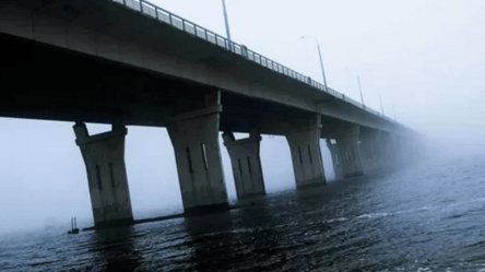 Окупанти показали наслідки удару ЗСУ по Антонівському мосту: ремонт був марним. Відео - 285x160