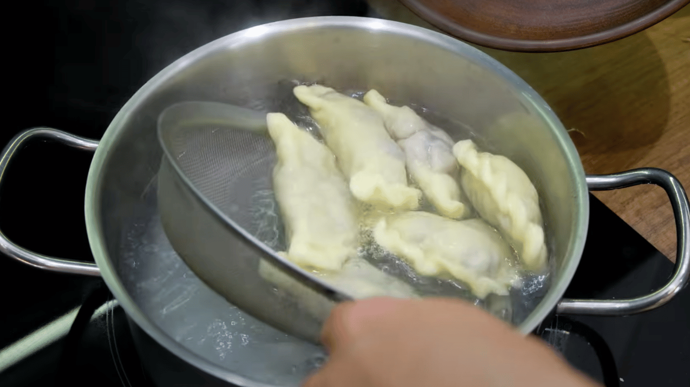 перевірений рецепт вареників з вишневою начинкою